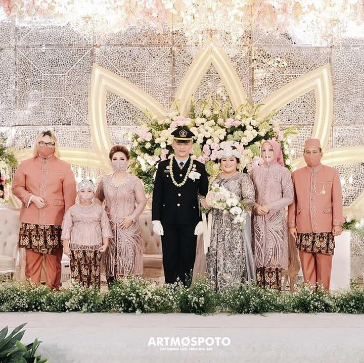 <p>Melalui Instagram-nya, Nia Daniaty umumkan pernikahan anaknya pada 19 Februari lalu, Bunda. (Foto: Instagram @niadaniatynew)</p>