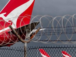 Bahan Bakar Menipis, Pesawat Qantas Terpaksa Mendarat Darurat