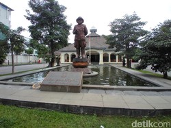 Acara Adat Ngunduh Mantu Jokowi Digelar di Loji Gandrung, Begini Acaranya