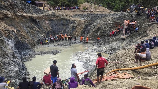 Data Kementerian Energi dan Sumber Daya Mineral (ESDM) mencatat ada lebih dari 2.700 tambang ilegal di Indonesia hingga kuartal III 2022.