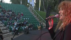 VIDEO: Konser Musik Digelar, Ini syarat Untuk Penontonnya