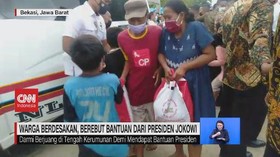 VIDEO: Warga Berdesakan, Berebut Bantuan dari Presiden Jokowi