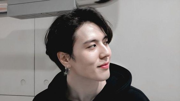 Yugyeom GOT7 Pamer Hadiah Pemberian Sahabat-sahabatnya di ELLE Korea Yugyeom GOT7 Pamer Hadiah Pemberian Sahabat-sahabatnya di ELLE Korea