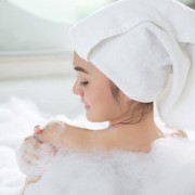 Baik Untuk Kesehatan, Intip 5 Manfaat Mandi dengan Air Hangat Berikut Ini!