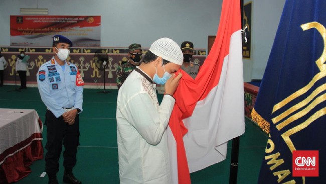 Mukarram menyatakan kembali kepada NKRI setelah menjalani 2 tahun penjara lantaran berbaiat kepada ISIS dan hendak berangkat ke perang Afghanistan.