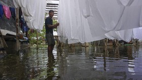 FOTO: Banjir Pekalongan Ganggu Produktivitas Perajin Batik