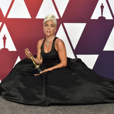 Lady Gaga Tawarkan Hadiah Rp7 Miliar untuk Temukan Anjing Peliharaan