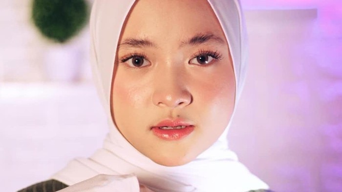 4 Produk Makeup untuk Tampil Natural Look ala Nissa Sabyan