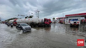 Jalur Pantura Semarang Terendam Banjir, Lalu Lintas Dialihkan