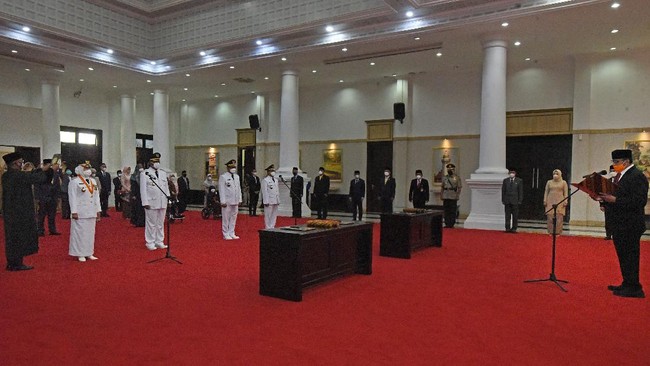 Koalisi Sipil mendesak Kemendagri membatalkan penunjukan Brigjen TNI Andi Chandra As'aduddin sebagai Pj. Bupati Seram Bagian Barat karena tidak sesuai aturan.