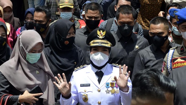 Kemendagri membuka opsi menunjuk sekretaris daerah (sekda) kabupaten/kota untuk menjadi penjabat (Pj.) Bupati/wali kota mulai 2022.