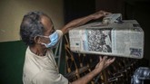 FOTO: Pensiunan Insinyur Kuba Buat Pesawat dari Kayu Pensiunan insinyur mesin asal Kuba, Adolfo Rivera berhasil membuat pesawat kayu selama 8 tahun dengan biaya sekitar Rp94 jutaan.