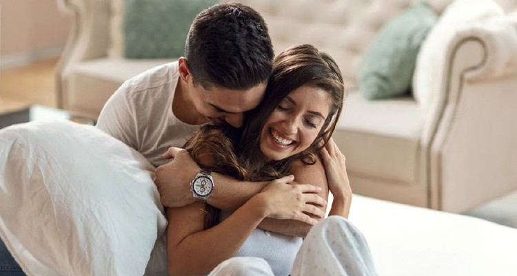 RAMALAN ZODIAK HARI INI Prediksi zodiak hari ini seputar asmara Libra, hari yang baik untuk memuaskan pasangan dengan malam romantis. Kalau Aquarius, suami butuh pelukan Bunda.