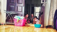 <p>Ashanty dan tiga anaknya, Aurel, Azriel, serta Arsy Hermansyah belum lama ini terkonfirmasi positif COVID-19. Keempat anggota The Hermansyah A6 itu positif COVID-19 setelah mengalami sejumlah gejala, salah satunya sesak napas. (Foto: Instagram @dr.burhansyah)</p>