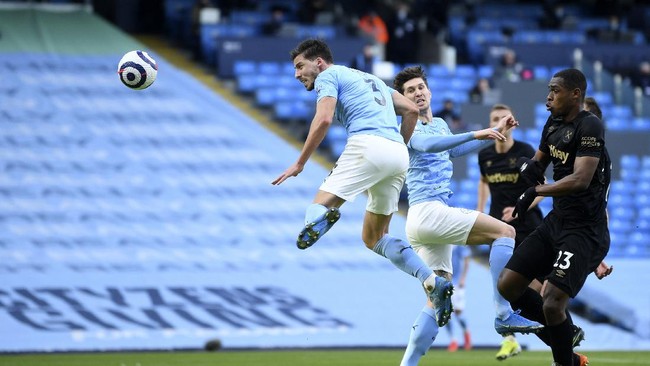 Manchester City diimbangi West Ham United 1-1 di babak pertama laga pekan ke-26 Liga Inggris di Stadion Etihad, Sabtu (27/2).