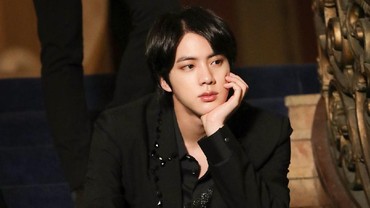 img-title Jin BTS Didapuk Jadi Juri di Penghargaan Desain Karakter Gim MapleStory