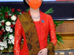 Mewah! Ini Harga Sepatu & Tas Selvi Ananda Saat Pelantikan Gibran