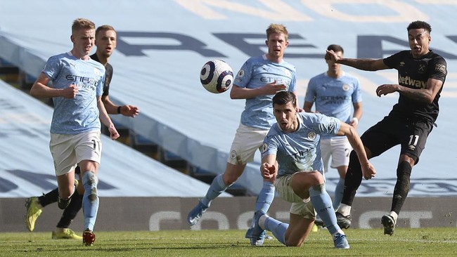 Manchester City berhasil mengalahkan West Ham dengan skor 2-1 di Liga Inggris. Berikut sejumlah rekor yang tercipta usai laga tersebut.