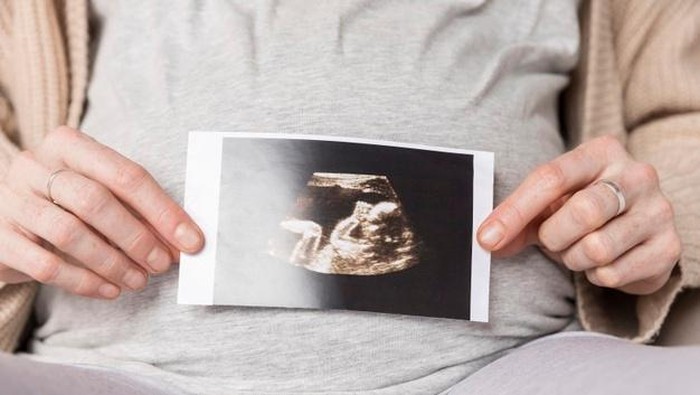 Menyusui Saat Hamil? Ini 5 Hal yang Harus Kamu Perhatikan!