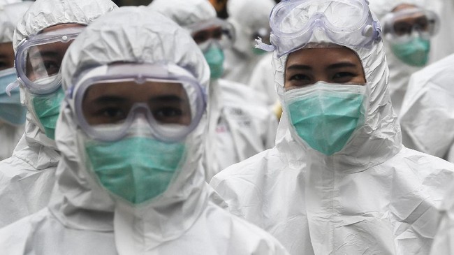 Epidemiolog UI menyarankan pemerintah terapkan PSBB ketat untuk menurunkan laju penularan Covid-19 yang terus meningkat beberapa hari terakhir.