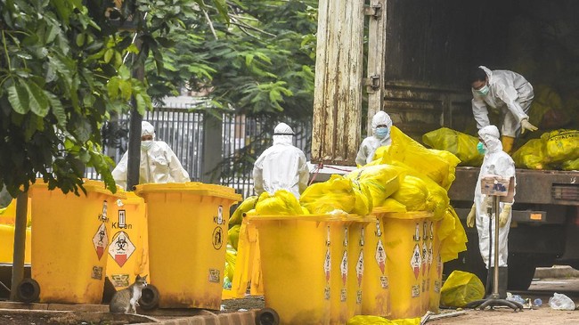 FOTO : Pasien Covid-19 RS Wisma Atlet Meningkat