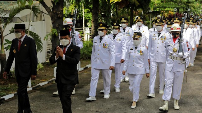Tanggal pelantikan kepala daerah pemenang Pilkada 2024 telah ditetapkan dalam undang-undang. Jadwal bisa bergeser apabila ada sengketa yang belum tuntas di MK.