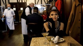 Resto di New York Sajikan Sensasi Makan Bareng Tokoh Terkenal