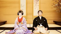 5 Potret Syahrini Tampil Beda di Anniversary Pernikahan, Dandan ala Geisha