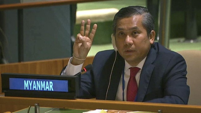 Diplomat Myanmar yang dipecat dan pemerintah junta militer kini tengah bersaing memperebutkan kursi perwakilan di PBB.