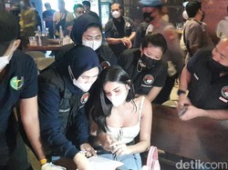 Selain Millen Cyrus, 5 Artis Ini Juga Pernah Ketahuan Konsumsi Benzo