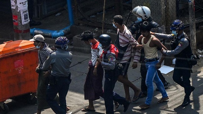 Korban tewas demo antikudeta di Myanmar terus bertambah sampai sikap As kepada Arab Saudi soal laporan kematian Jamal Khashoggi.