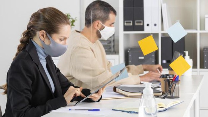 Tetap Bekerja di Tengah Pandemi? 8 Tips untuk Proteksi Tubuh dari Virus Tetap Bekerja di Tengah Pandemi? 8 Tips untuk Proteksi Tubuh dari Virus