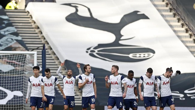 Berita Tottenham Hotspur sukses menggusur Liverpool di klasemen usai mengalahkan Crystal Palace menjadi yang terpopuler dalam 24 jam terakhir.