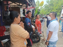 Tinjau Korban  Banjir, Wabup Karawang Janji Kirim Bantuan Air Bersih