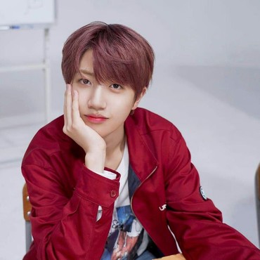 Wonjin CRAVITY Batal Manggung gegara Alami Masalah Kesehatan