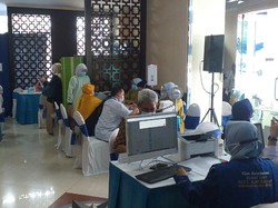 Ratusan Tokoh Muhammadiyah dan Aisyiyah Jatim Divaksin COVID-19