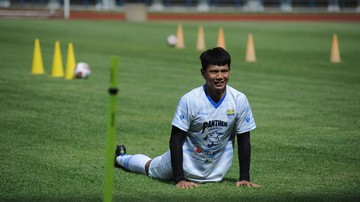 Kabar Sport CNN Terbaru : Pemain Persib Yakin Persik Bisa Bantu Maung Bandung Juara