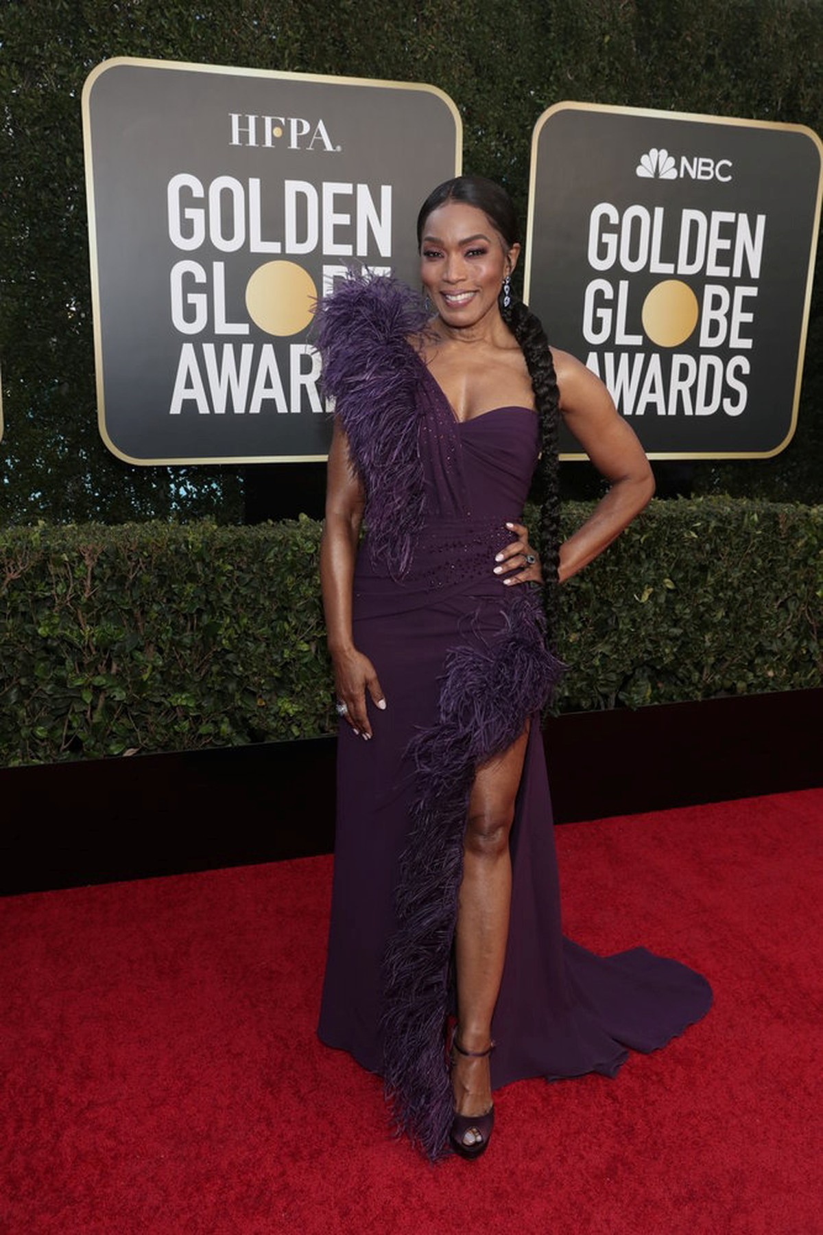 Actor Angela Bassett poses in this handout photo from the 78th Annual Golden Globe Awards in Beverly Hills&comma; California&comma; U&period;S&period;&comma; February 28&comma; 2021&period; Todd Williamson&sol;NBC Handout via REUTERS ATTENTION EDITORS - THIS IMAGE HAS BEEN SUPPLIED BY A THIRD PARTY&period; NO RESALES&period; NO ARCHIVES&period;