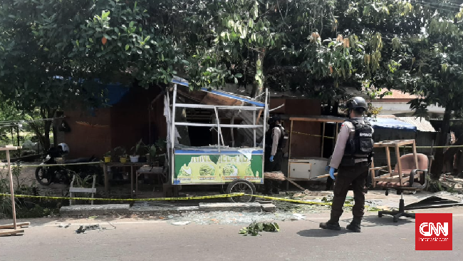 Ledakan di depan rumah warga, Kota Banda Aceh terjadi pada sebuah gerobak yang menjual gorengan di sekitar jalan tersebut.
