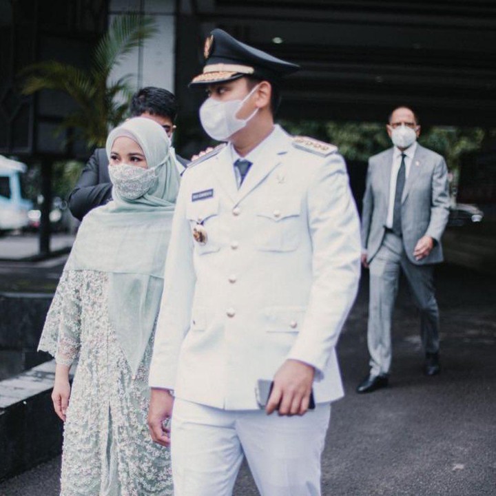 <p>Dengan dilantiknya Dico, maka kini Chaca pun mengemban amanah sebagai Ketua Penggerak PKK dan Ketua Dekranasda Kabupaten Kendal. (Foto: Instagram @chafrederica)</p>