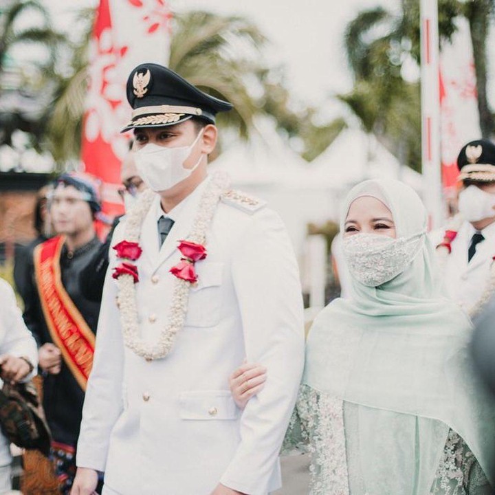 <p>Dalam unggahan Instagram, Chaca mengucap syukur atas apa yang ia dan suami sudah capai. "Alhamdulillah terima kasih untuk hari ini, untuk hidup ini ya Rabb ... Lahawlawalquwatailabilahilalihilazim," ungkapnya, dikutip dari akun @chafrederica pada Senin (1/3/2021). (Foto: Instagram @chafrederica)</p>