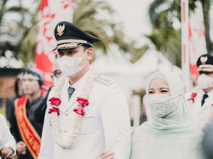 Suami Jadi Bupati Kendal, Chacha Frederica Tinggalkan Dunia Hiburan?