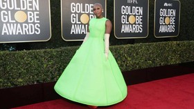 FOTO: Sederet Gaya Selebriti di Golden Globe Awards 2021