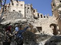 Napak Tilas Kisah Jin di 'Desa Lumpur' Oman
