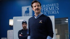 Guyon Jason Sudeikis Ted Lasso Usai Menang Emmy Awards 2021