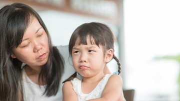 CARA MENGATASI ANAK TANTRUM