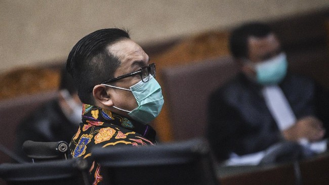 Hakim berpandangan Prasetijo tidak memenuhi kriteria sebagaimana diatur Surat Edaran Mahkamah Agung (SEMA) tentang pengajuan sebagai justice collaborator.