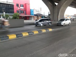 Pembatas Jl Raya Cilincing yang Sering Bikin Celaka Kini Dicat Cerah