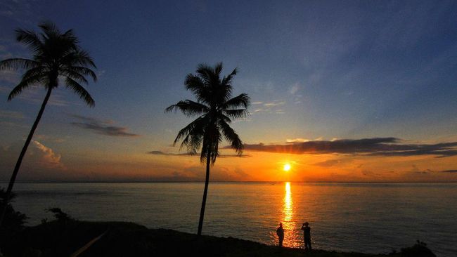 7 Ide Pelesiran di Aceh, dari Ngopi sampai Surfing Ada banyak kegiatan wisata yang bisa dilakukan di Daerah Istimewa Aceh, mulai dari keliling museum, ngopi, sampai surfing.