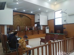 Polda Metro Kembali Absen, Sidang Praperadilan HRS Ditunda Lagi